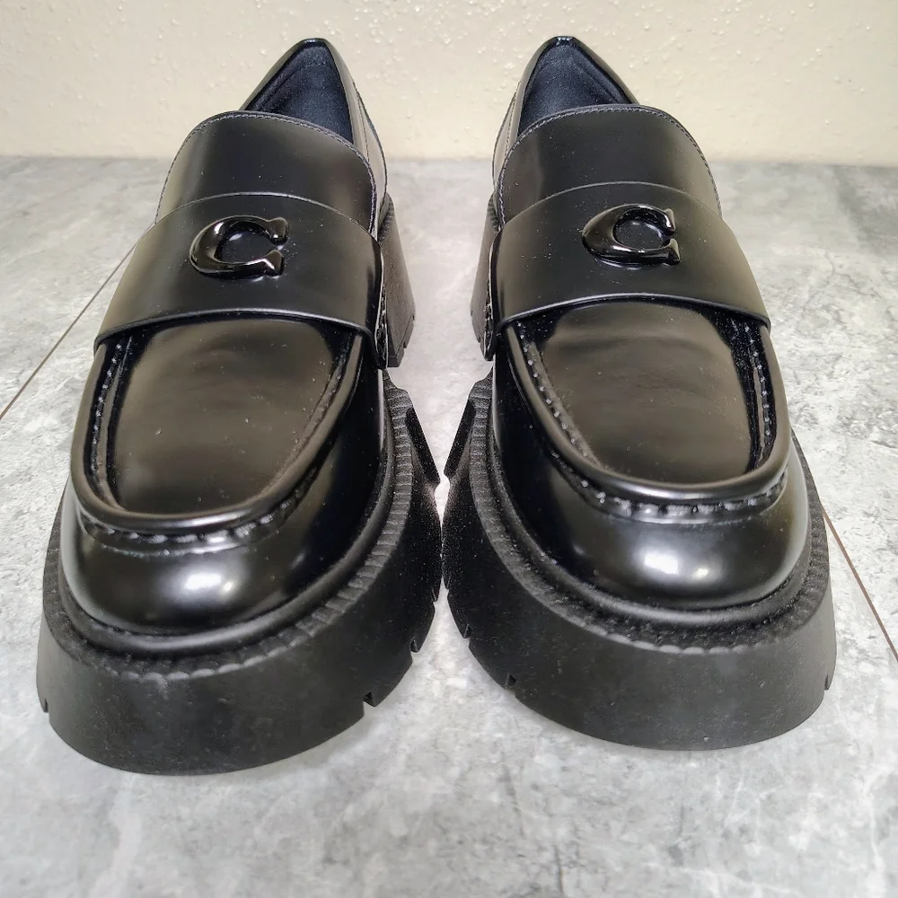 Coach smooth black